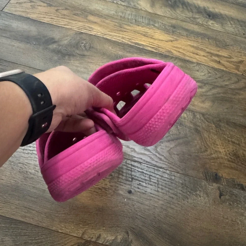 Crocs Classic Clogs Pink Girls Kids J2 Comfort Slip On Water Shoes Beach Summer